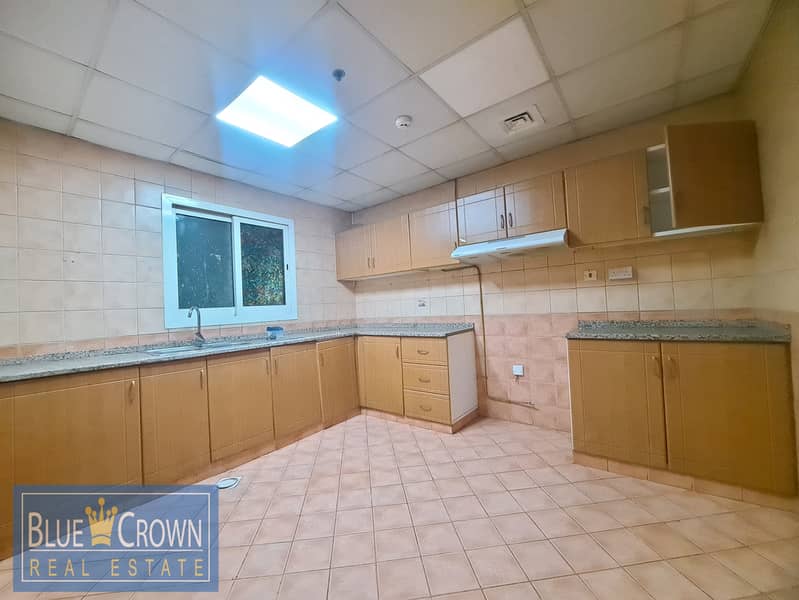 BURJ KHALIFA VIEW~LAVISH 3BHK WITH BALCONY