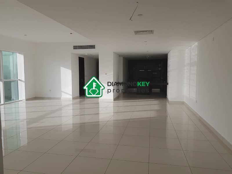 Massive 3 beds with storage & maid's room in MAG5 Massive 3 beds with storage & maid's room in MAG5