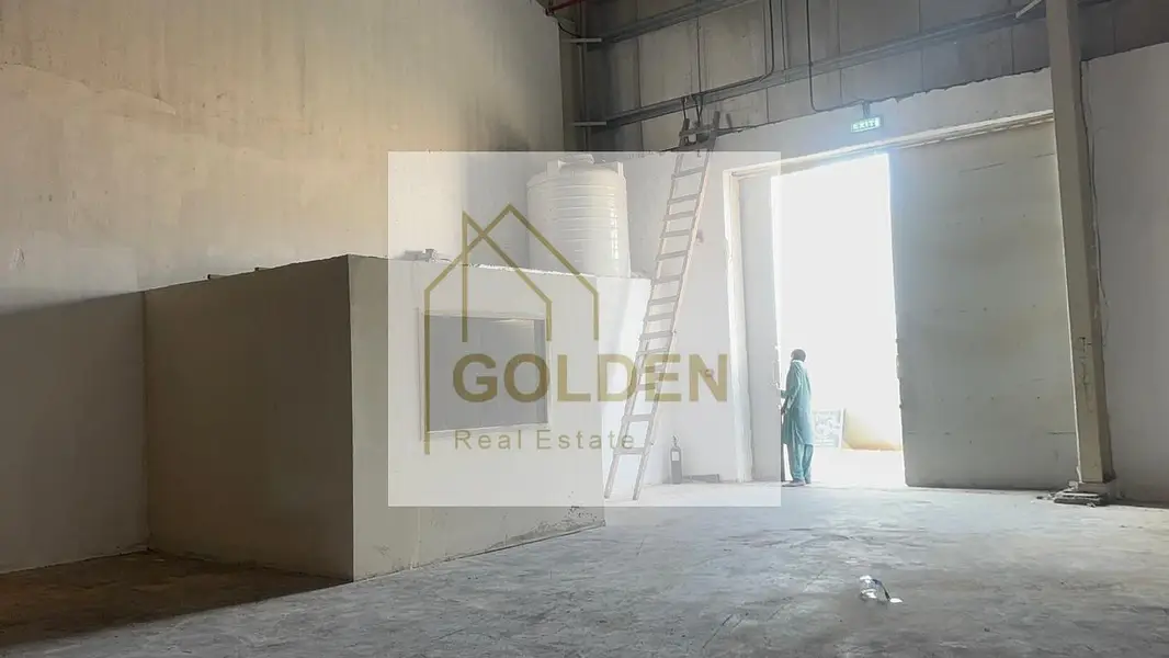 Warehouse with Showroom and Mezzanine for Lease in New Industrial Area – Umm Al Quwain - More