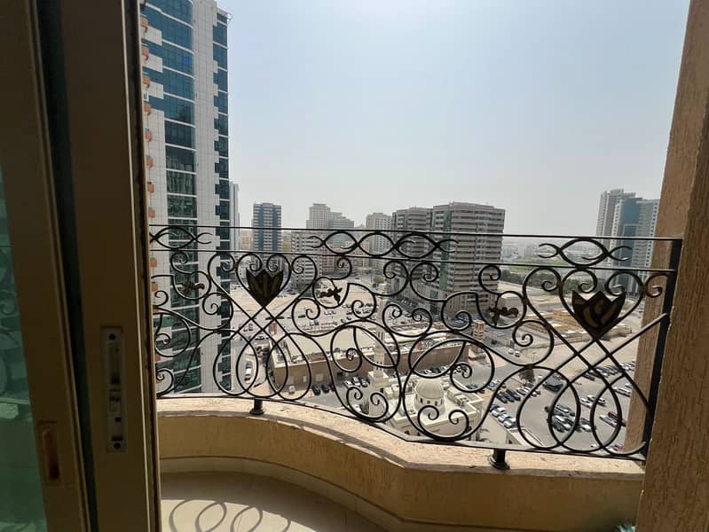 Open view, balcony, built-in wardrobes, free gym and swimming pool ...