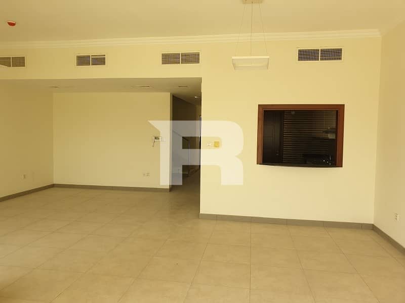 Spacious Villa with Maids Room|2 Parking