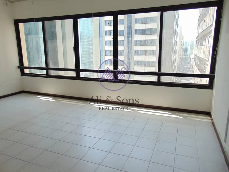 Spacious 4 Bedrooms with built in wardrobes in TCA Spacious 4 Bedrooms with built in wardrobes in TCA