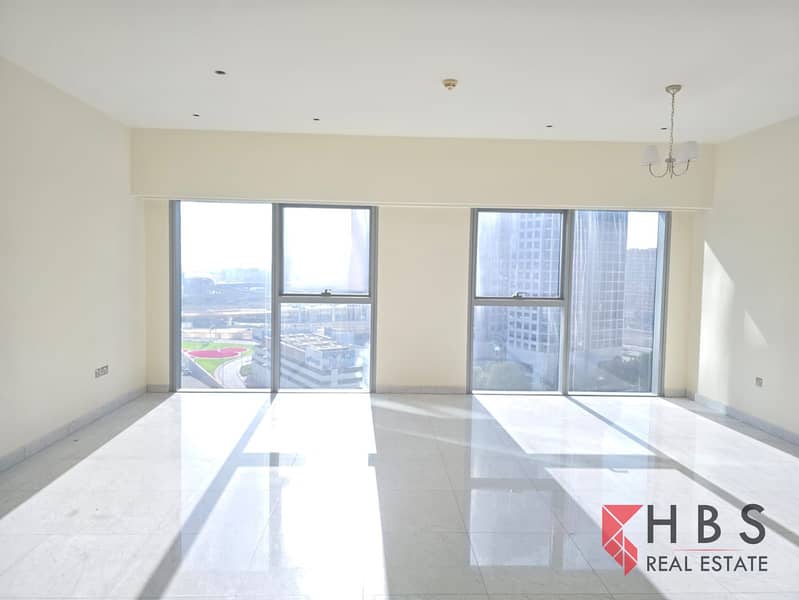 Photo inspiration: Visual Reference: Large Studio Gate Avenue Mall Access Stunning View
