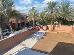 Vacant 5BR Corner Villa | Huge | Ready