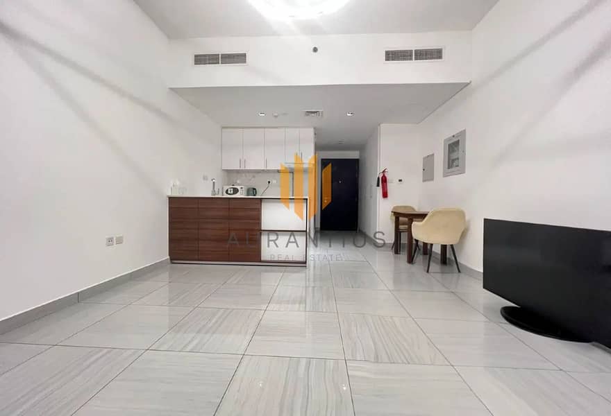 Furnished|Open View|Bright and Spacious Layout Furnished|Open View|Bright and Spacious Layout