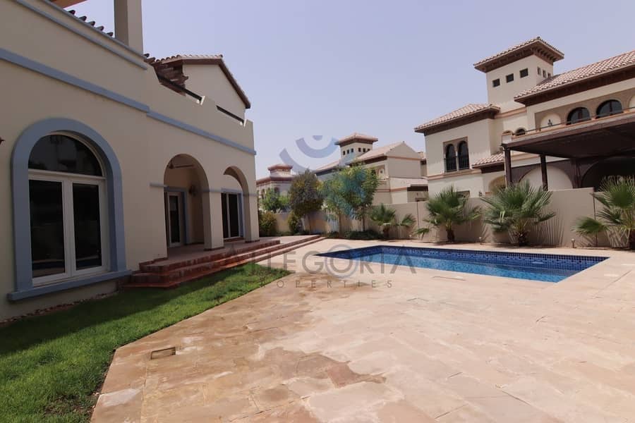 Amazing Villa with Pool and Fully Landscaped