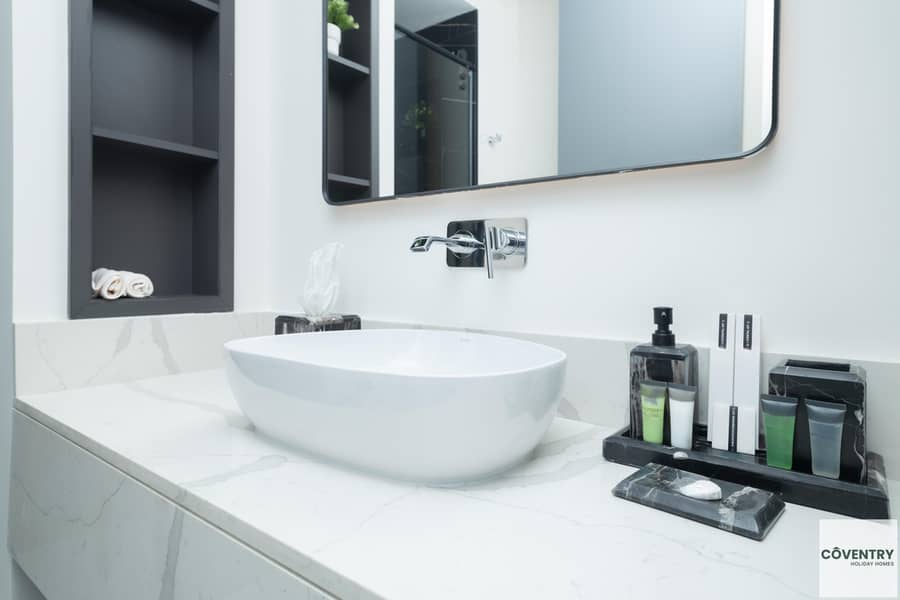 Spacious 2BR | Business Bay | Pool & Gym Access - Image 15