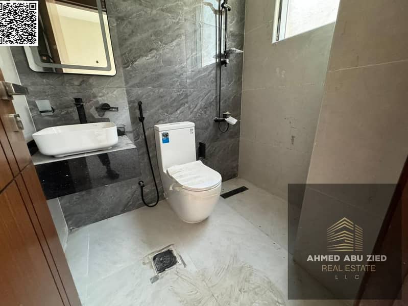 4 3a8ba3e4-4117-4945-b12b-d44a23df92ce. jpg