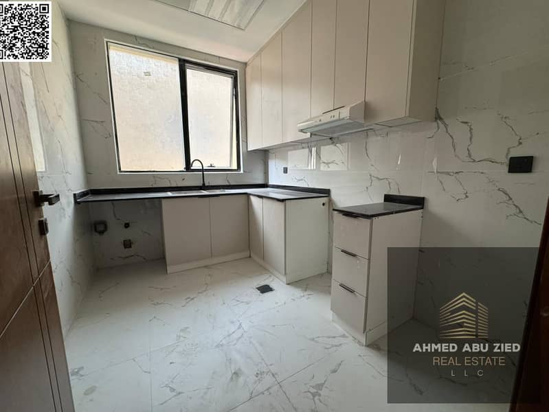 5 5a08a910-59d3-4f35-b143-f9a0eac6da77. jpg