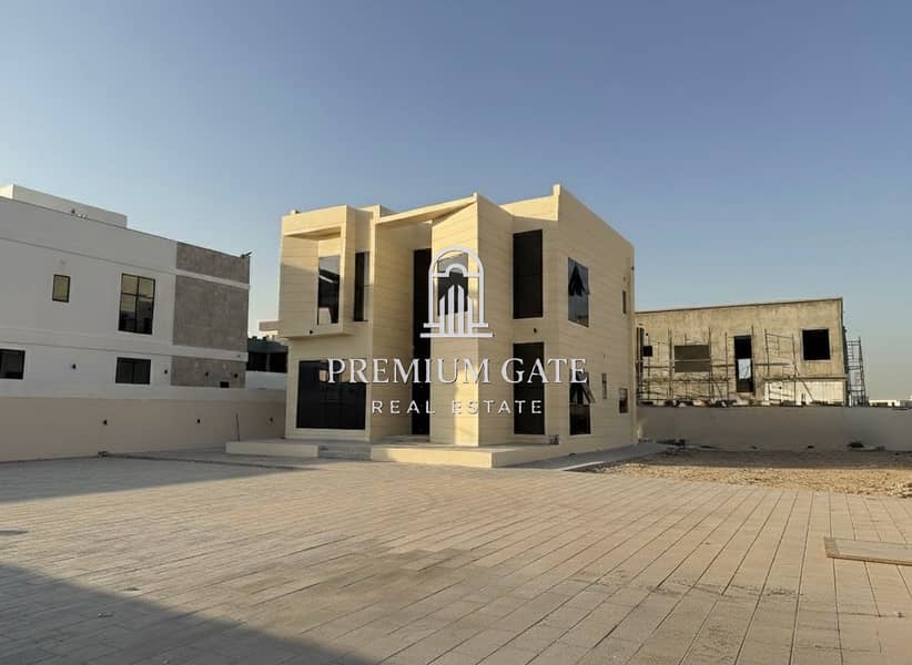Brand new 4BR Villa | Modern design | Maids