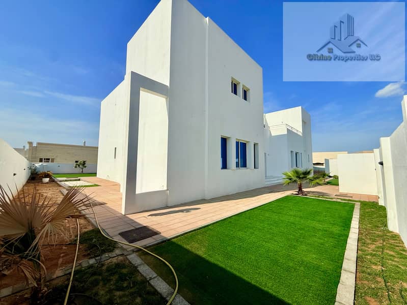 Corner Villa | Huge Garden | Covered Parking