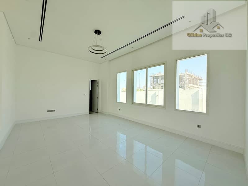 Corner Villa | Huge Garden | Covered Parking