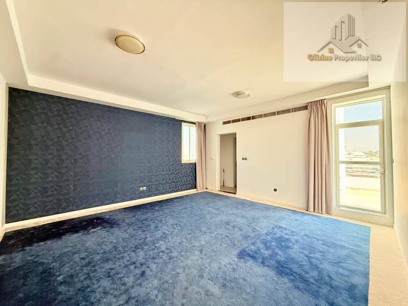 Corner Villa | Huge Garden | Covered Parking