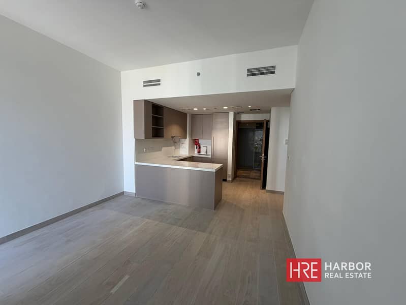 Waterfront Living | Just Completed | Move-in Ready Waterfront Living | Just Completed | Move-in Ready