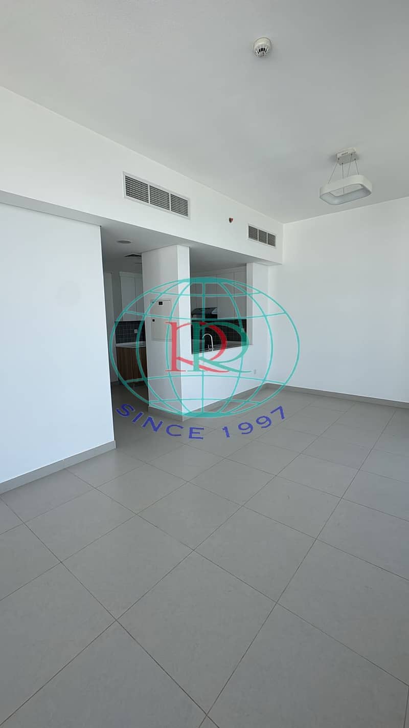 4 641aa0db-cdfb-4e1c-a955-ee7694b7cfc5. jpeg
