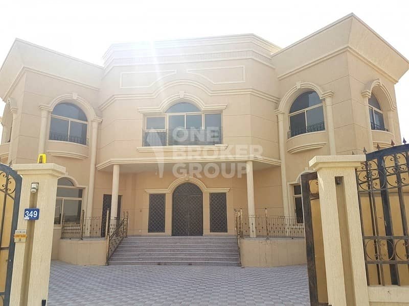 7 MASTER Bedrooms MAIN ROAD Villa / Mulhaq