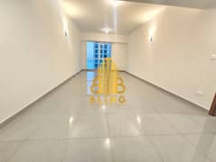 شقة في منطقة الكورنيش 3 غرف 135000 درهم - 14326533