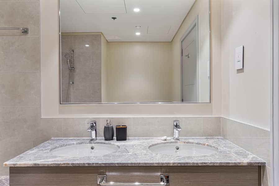 19 Full Bathroom 2 (2). jpeg