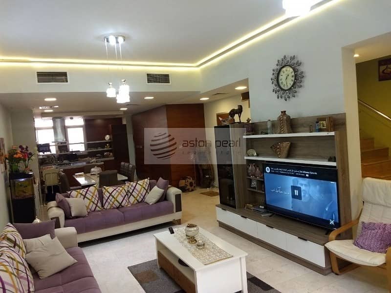 Well Maintained 4 Bedroom Townhouse Unfurnished