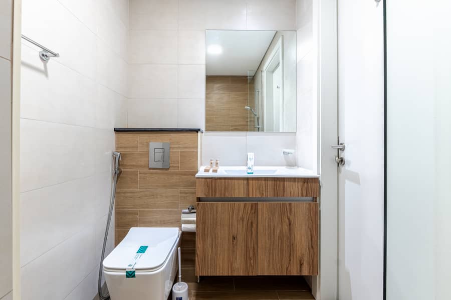 18 Washroom 3. jpg