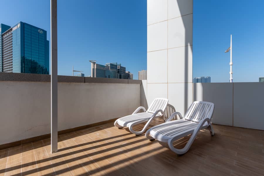 21 Balcony 2. jpg