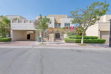 4 Bedroom Villa for Sale in The Meadows, Dubai - Vacant | Type 12 | Upgraded Villa | Back to Back 4 Bedroom Villa for Sale in The Meadows, Dubai - Vacant | Type 12 | Upgraded Villa | Back to Back