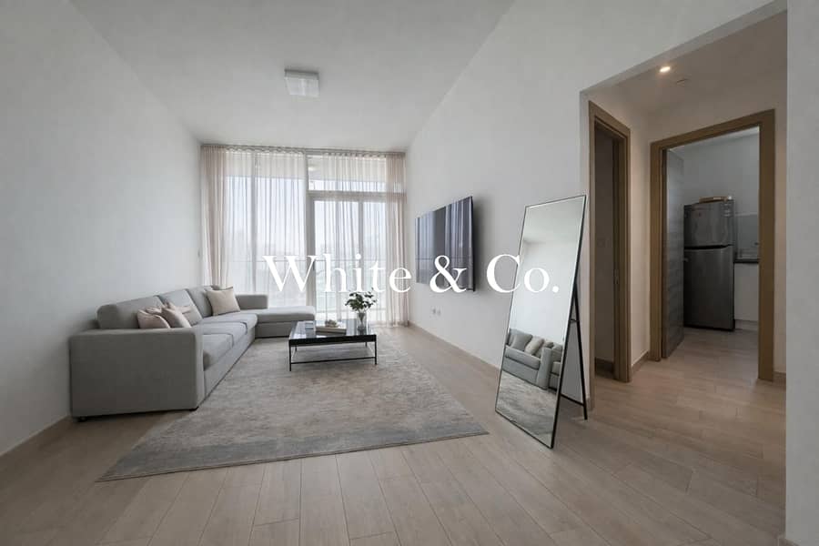 Largest Balcony | Closed Kitchen | Vacant – pohled 2
