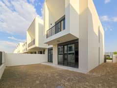 تاون هاوس في مها تاون هاوسز،تاون سكوير 4 غرف 240000 درهم - 14260412