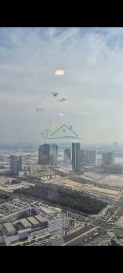 شقة جديدة تمامًا | غرفتين نوم + غرفة خادمة | طابق مرتفع | مجهزة بأجهزة مطبخ