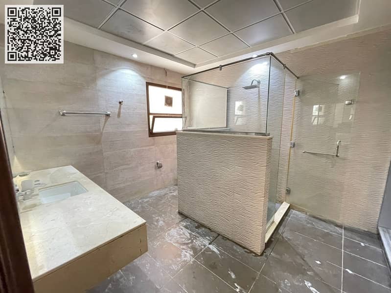 11 c179f6db-2de4-438f-a730-4612461df81b. jpg
