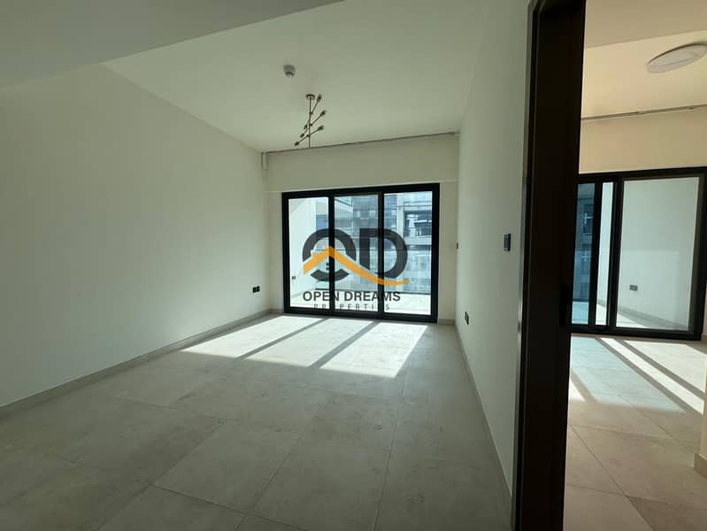 Price Negotiable || Easy Access to Downtown || Spacious Internal Layout