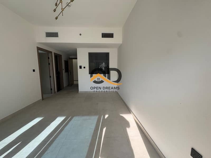 Price Negotiable || Easy Access to Downtown || Spacious Internal Layout