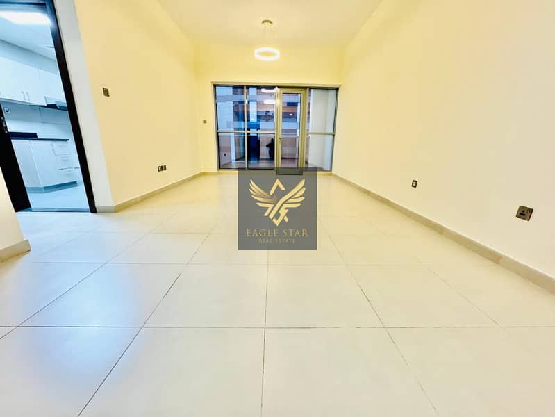 Large Apartment // Near Financial Center // All Amenities