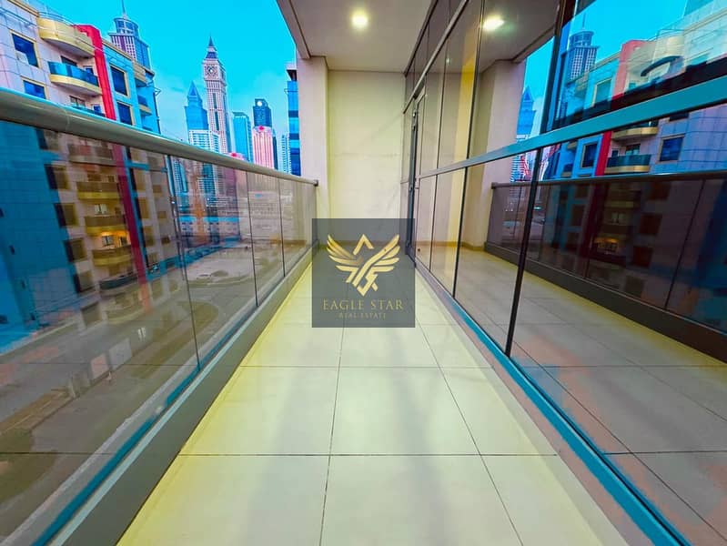 Large Apartment // Near Financial Center // All Amenities