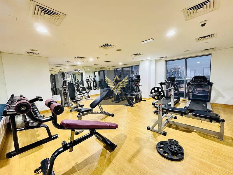 Spacious 2 Bedroom // Huge Balcony // Near Dubai Mall // All Facilities