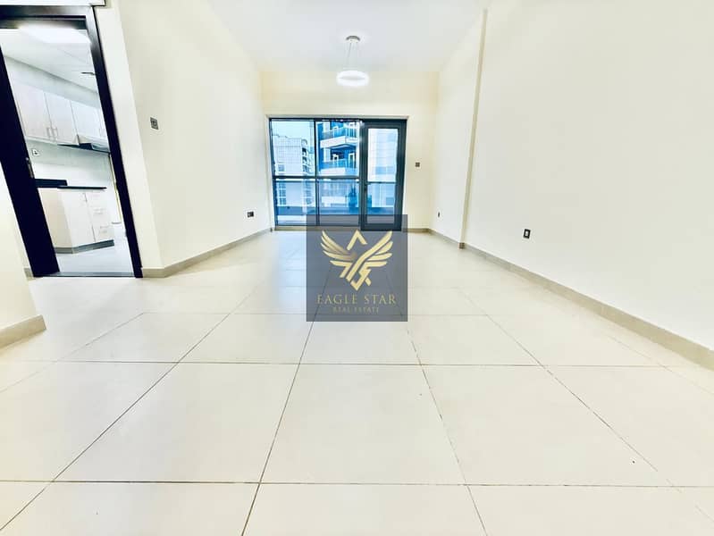 Spacious 2 Bedroom // Huge Balcony // Near Dubai Mall // All Facilities