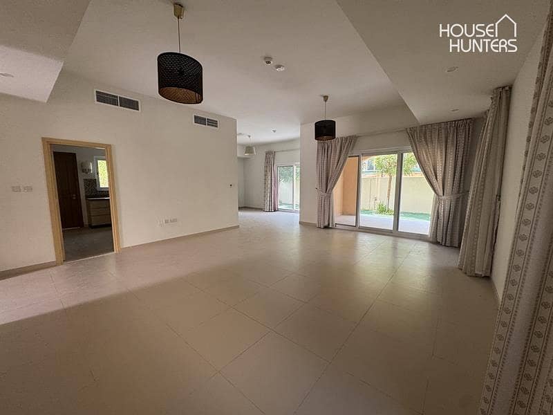 Stand alone|Corner unit|Large plot|Landscaped Stand alone|Corner unit|Large plot|Landscaped