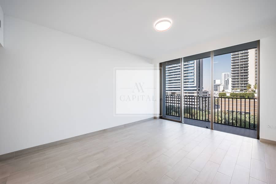 Photo inspiration: Panoramic Park View Vacant High End Finishes Photo Inspiration