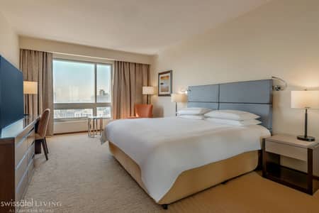 2 Bedroom Hotel Apartment for Rent in Deira, Dubai - H1P9_3_bedroom_apartment_king_bed. jpg