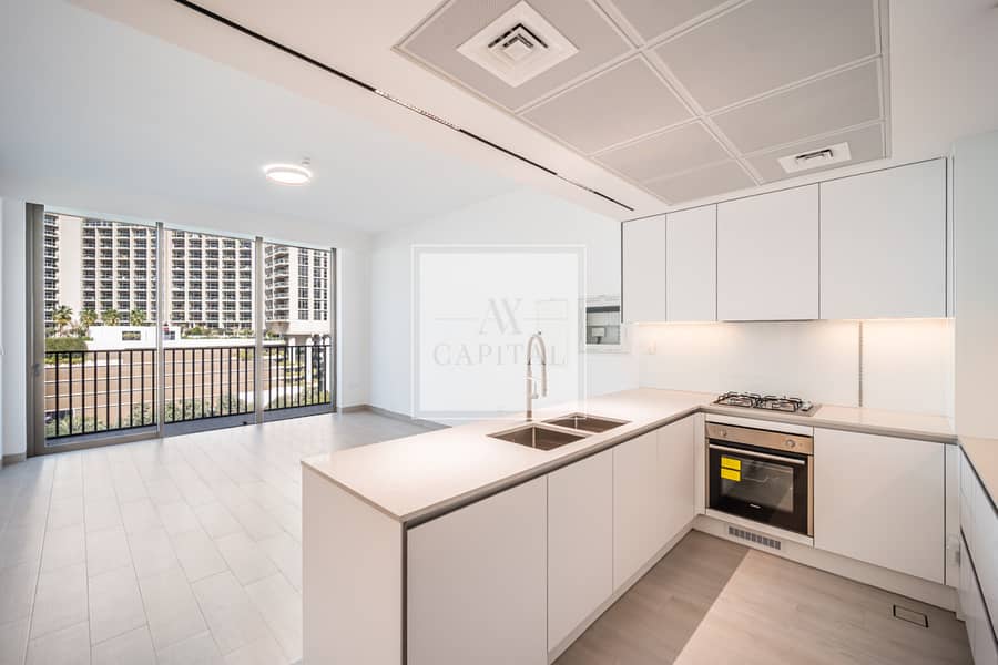 Photo inspiration: Visual Reference: Panoramic Park View Vacant High End Finishes