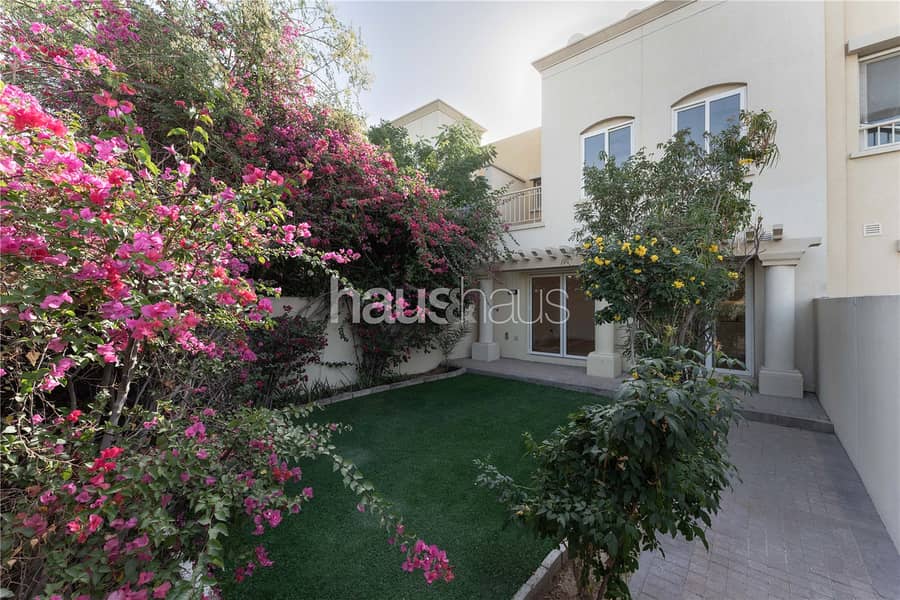Vacant Now | Upgraded | Motivated Seller | Type 4M Vacant Now | Upgraded | Motivated Seller | Type 4M