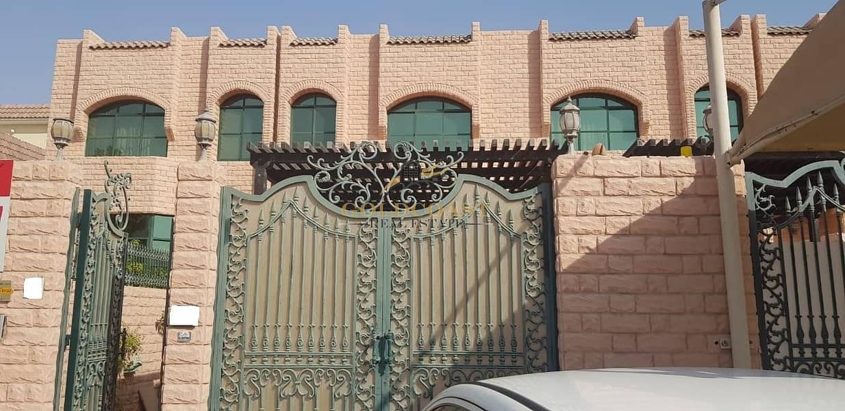 Huge Luxury villa in Mirdif for rent