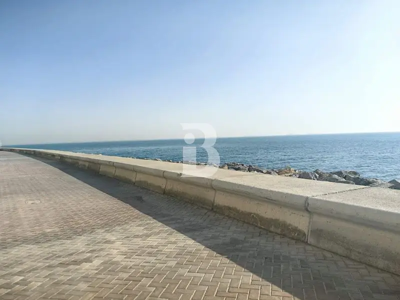 Prime Retail Space|Tenanted|Chiller Free|Sea-views – další
