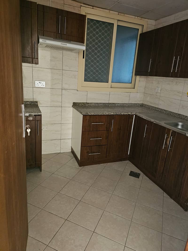 4 KITCHEN 1611. jpg
