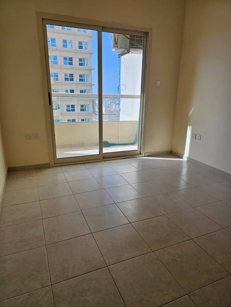6 ROOM 1611. jpg