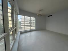 تكييف مجاني وجيم ومسبح مجاني وصيانه كامله مجانيه ومساحات كبيره جدا باجمل اطلاله مفتوحه على واجهه المجاز المائيه وموقع حيوي قريب من كافه الخدمات