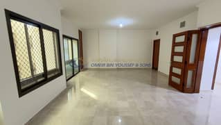 شقة 4 غرف نوم للإيجار في كورنيش أبوظبي | بالقرب من WTC | بدون عمولة