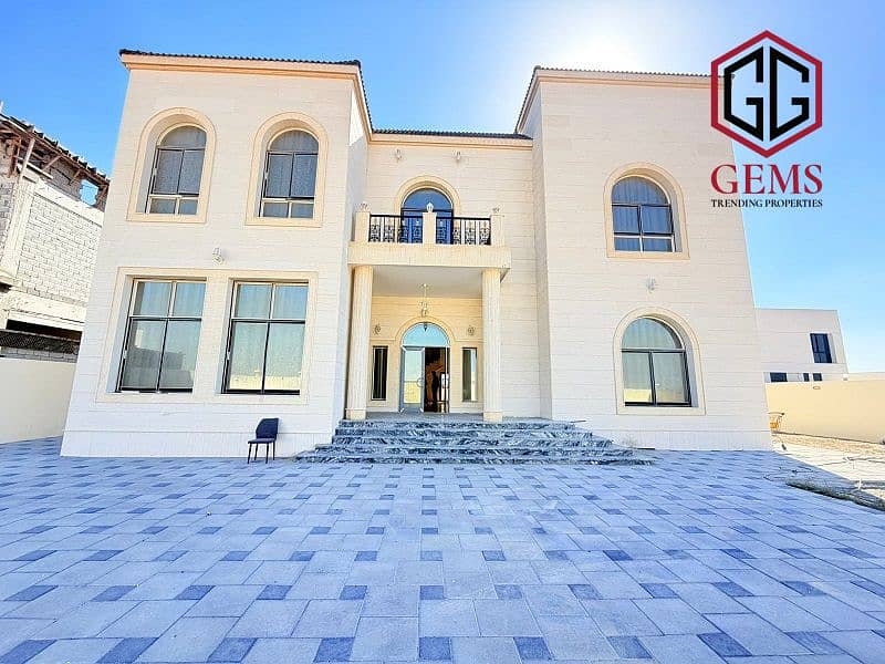 MODERN DESIGN | SPACIOUS LAYOUT | MAID ROOM