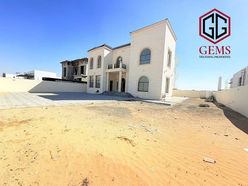 MODERN DESIGN | SPACIOUS LAYOUT | MAID ROOM