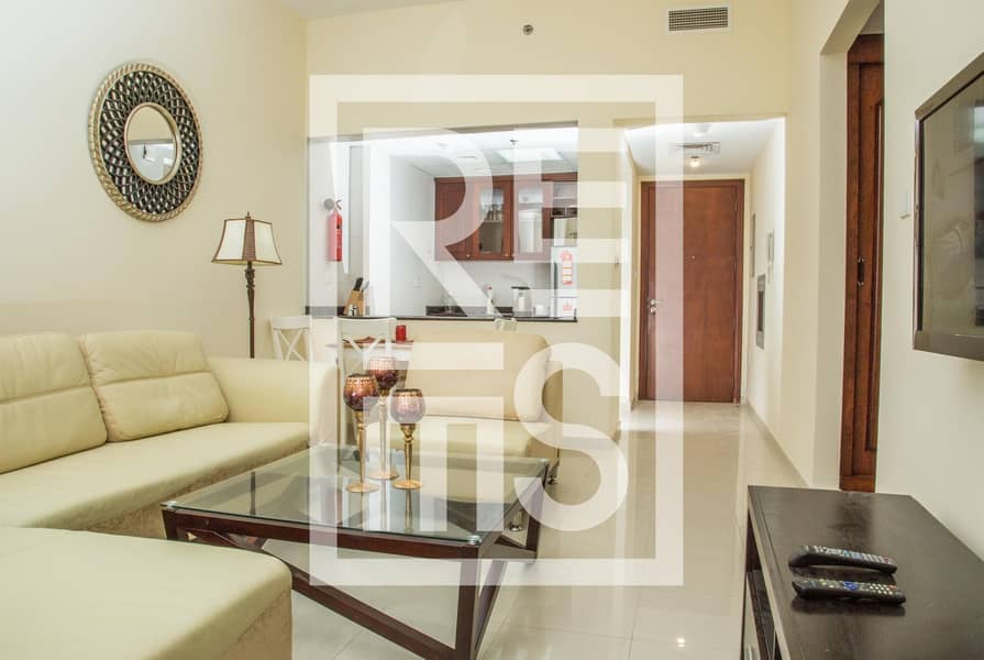 Stylish Fully Furnished 1BR in Royal Breeze